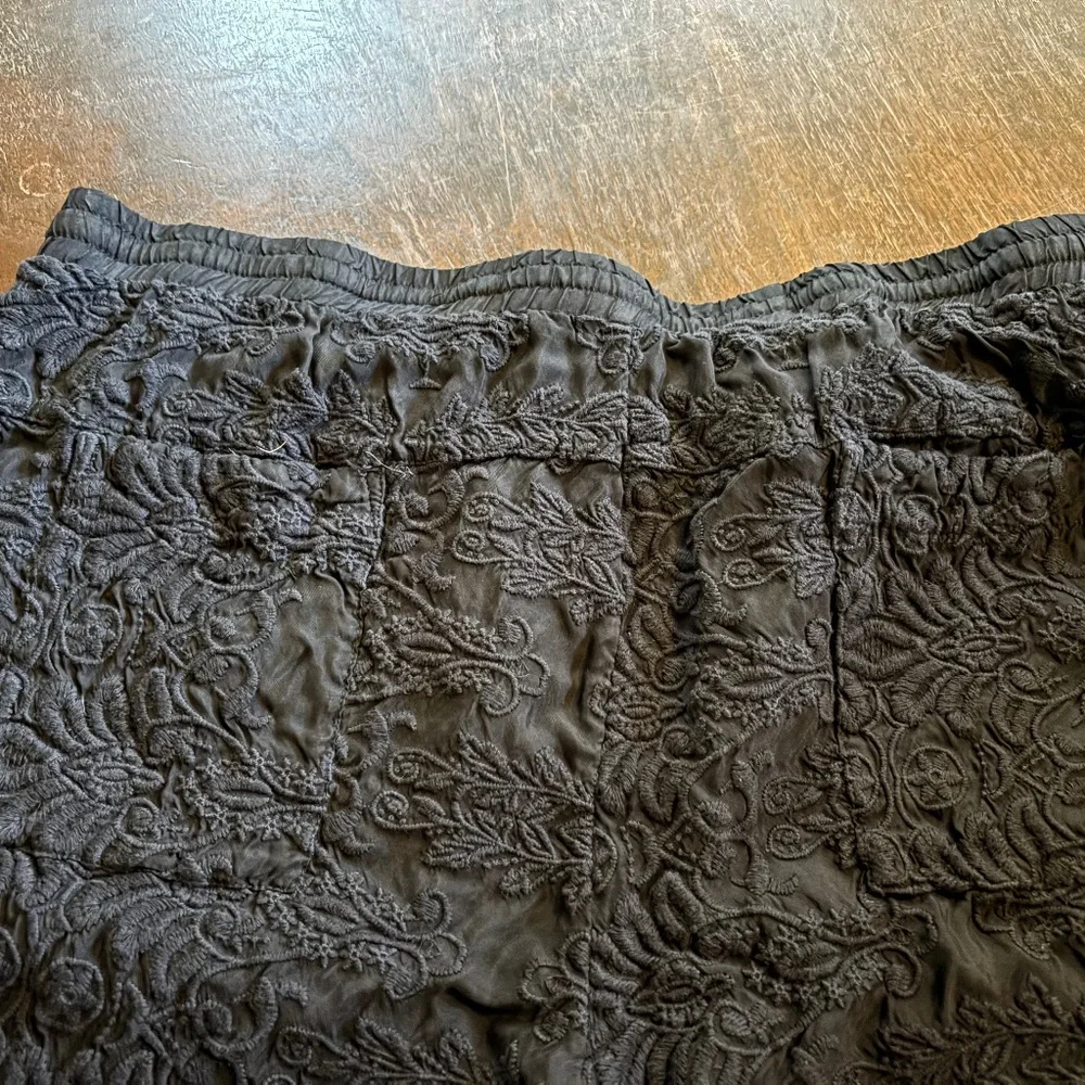 JOHNNY WAS CROPPED EMBROIDERED CARGO JOGGER PANTS - SZ XL - EUC - Picture 10 of 13